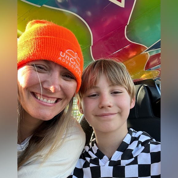 Meet your Posher, Cassie - Picture 3 of 5